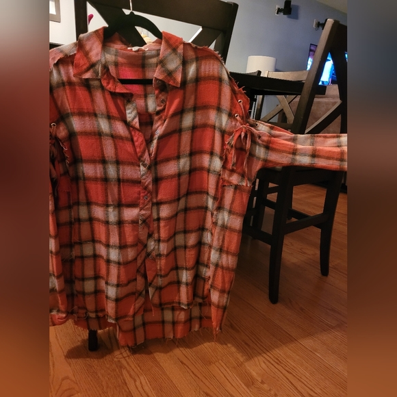 POL longsleeve button down. - Picture 4 of 4